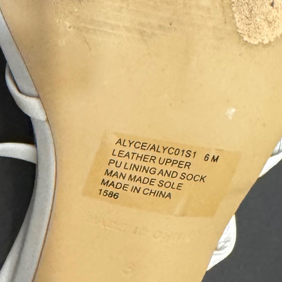 Block Heels by Steve Madden. 6M. White. Pre-Loved - Picture 10 of 10